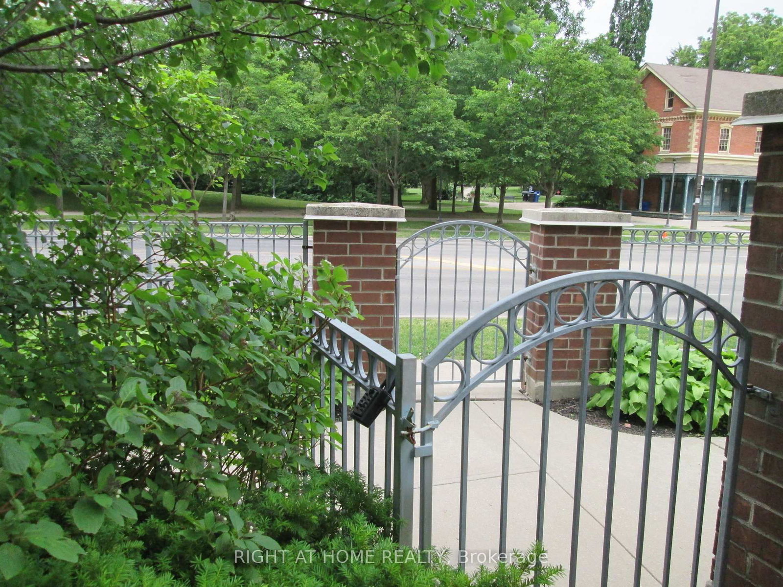 233 Beecroft Road • #111 • Toronto, ON photo 30