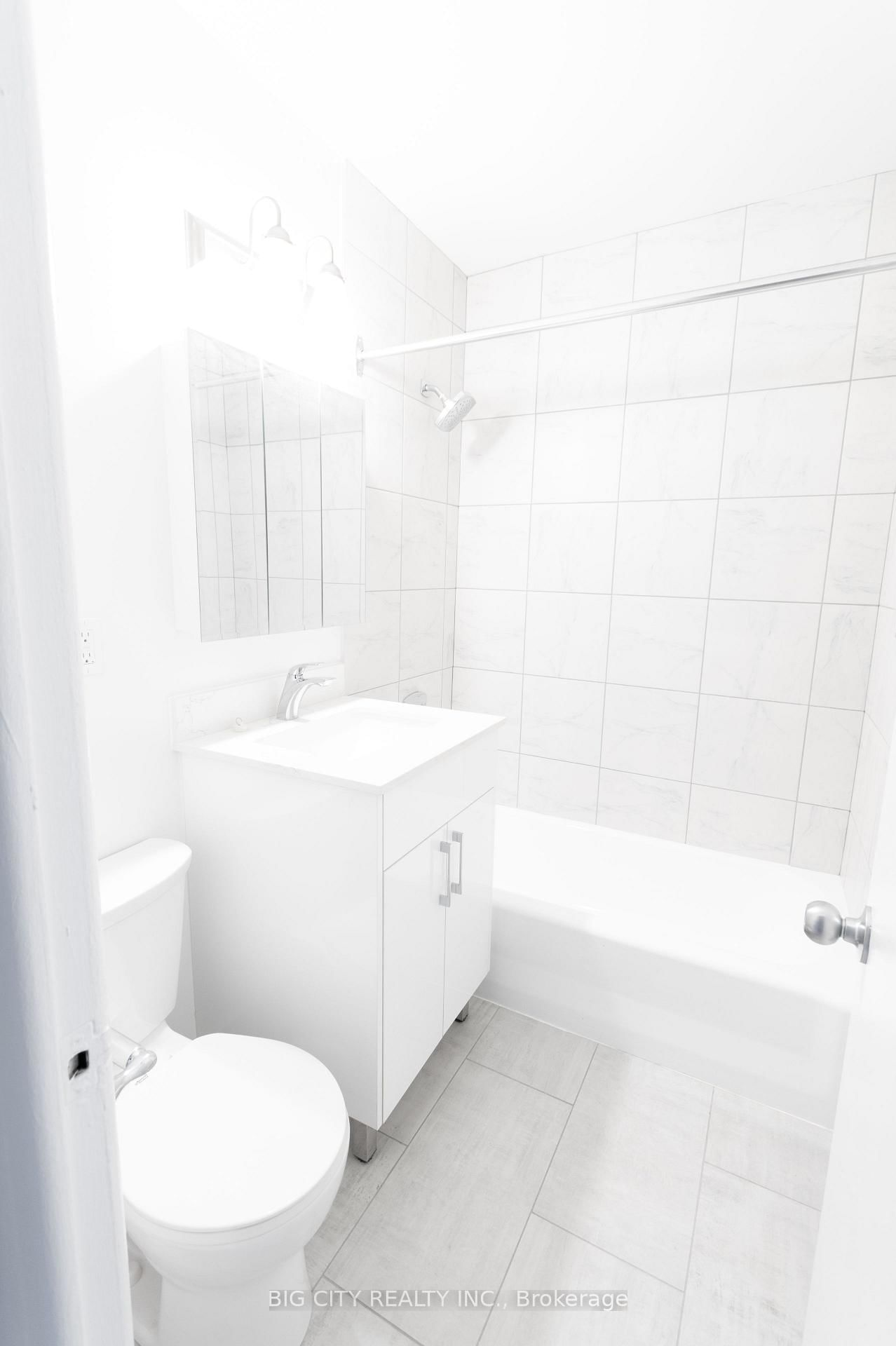 412-29 Upper Canada Drive, Toronto, ON, photo 5