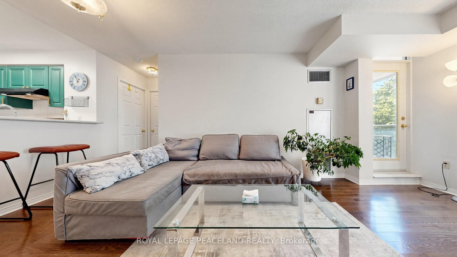 409-18 Pemberton Avenue, Toronto, ON, photo 3