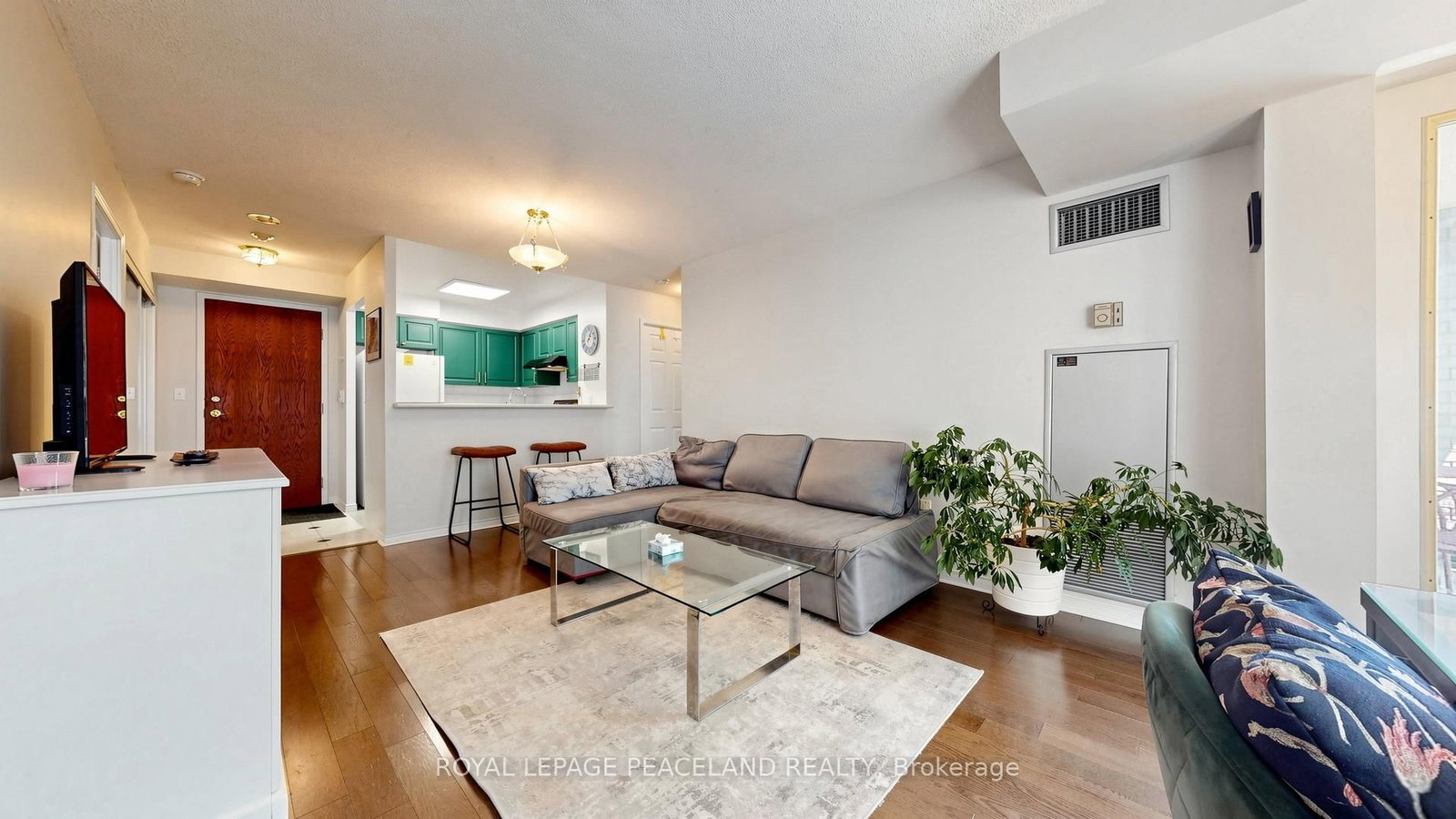 409-18 Pemberton Avenue, Toronto, ON, photo 4