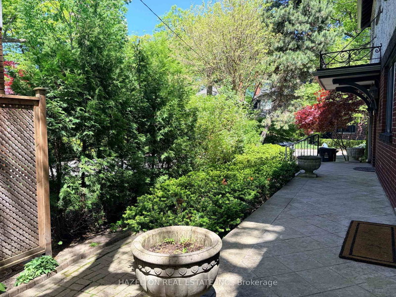 16 Wells Hill Avenue