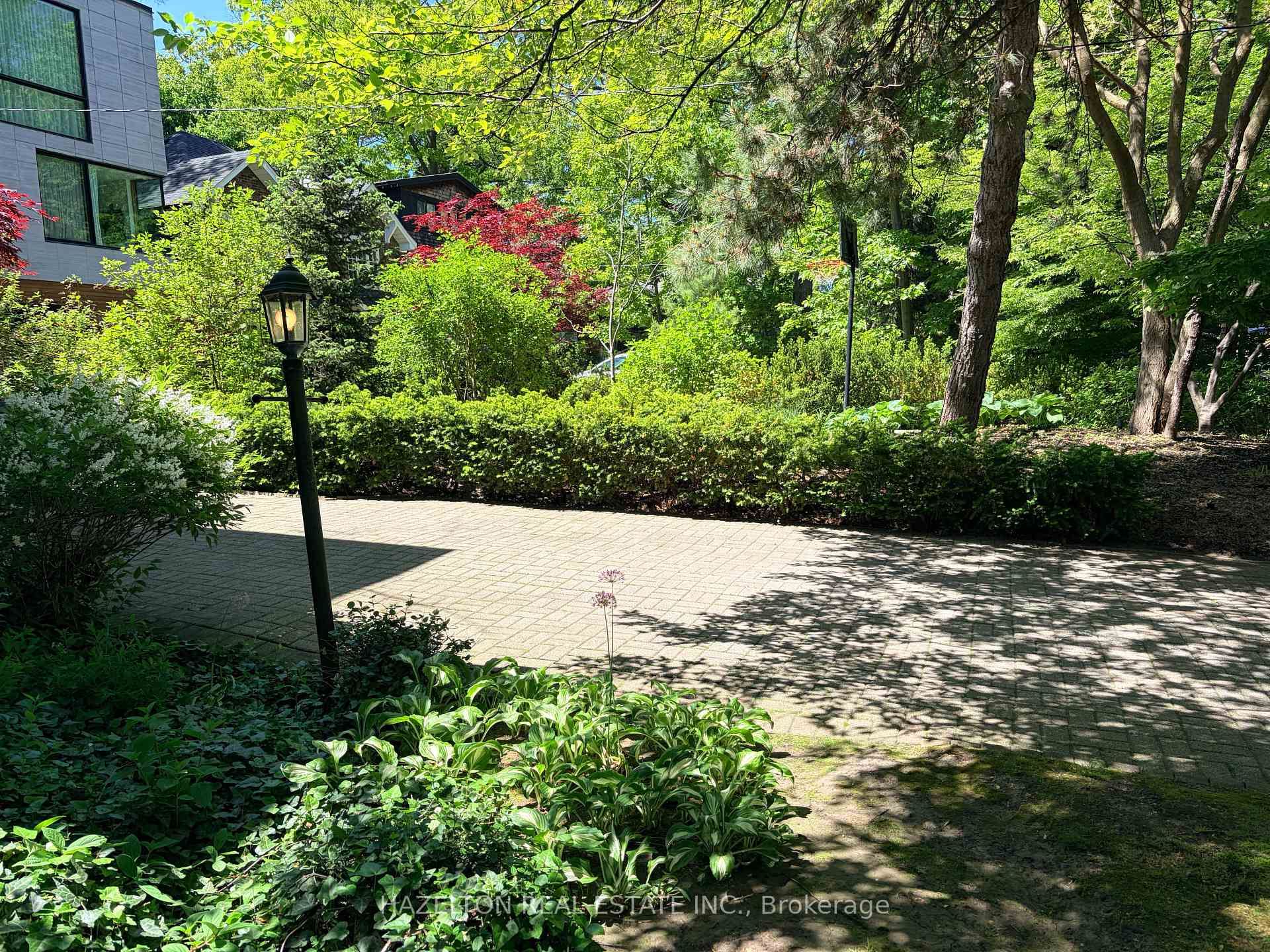 16 Wells Hill Avenue