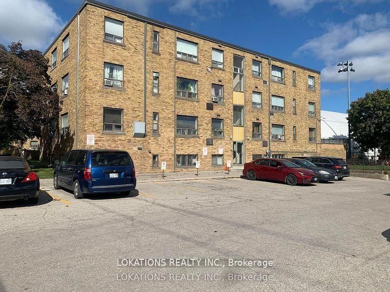 205-2135 Avenue Road, Toronto, ON, photo 2