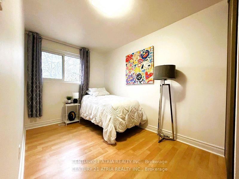 154 Freshmeadow Drive • Toronto, ON photo 16