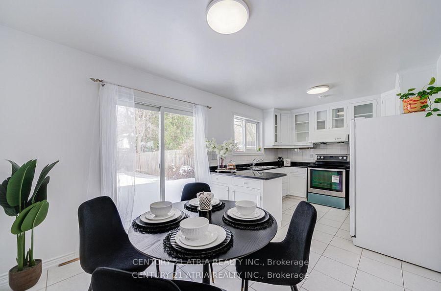 154 Freshmeadow Drive • Toronto, ON photo 9