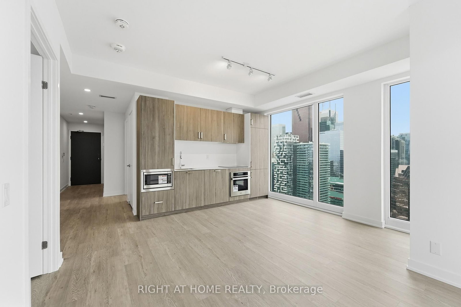 88 Queen Street E • #4711 • Toronto, ON photo 11