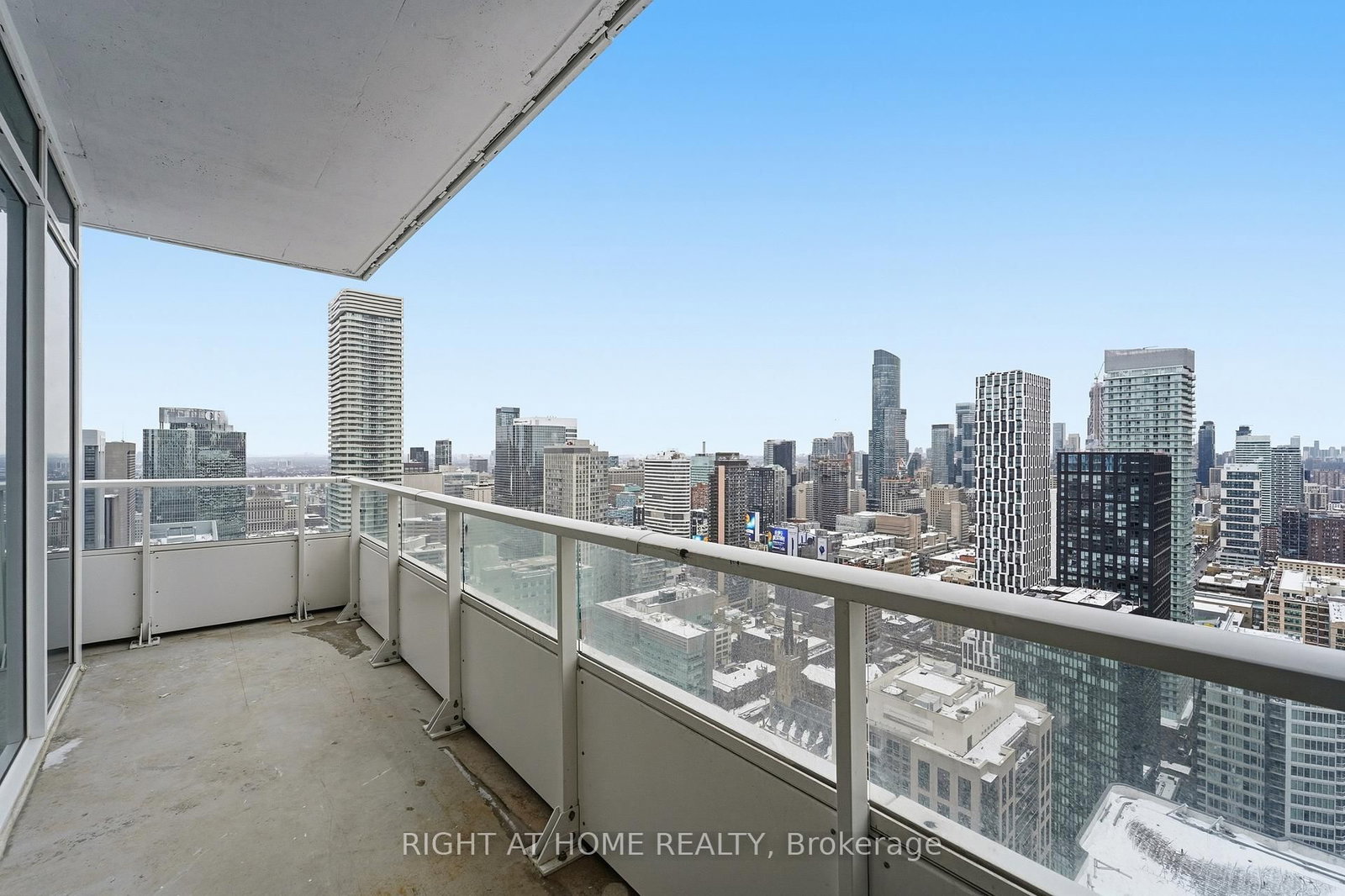 88 Queen Street E • #4711 • Toronto, ON photo 18