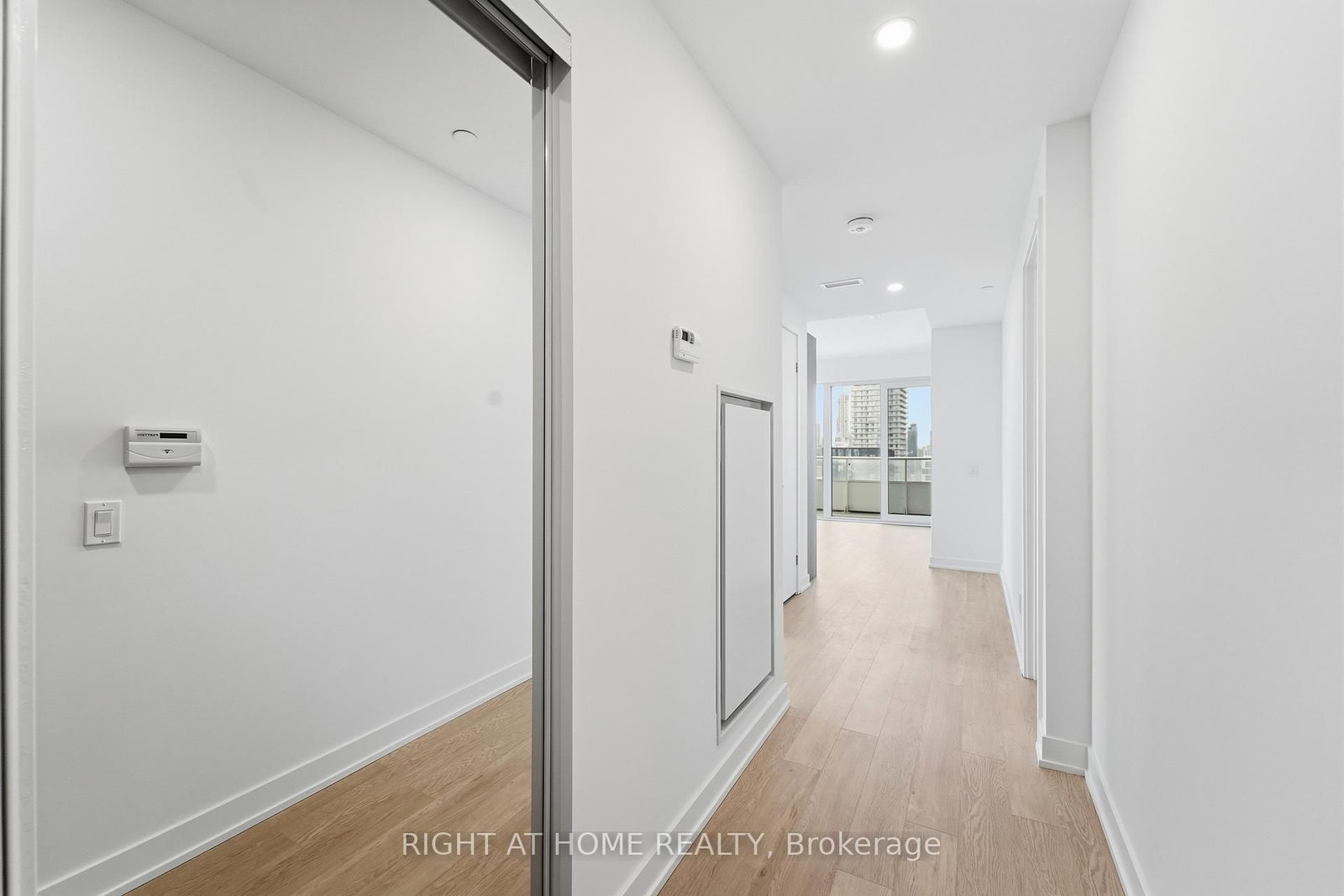 4711-88 Queen Street, Toronto, ON, photo 5