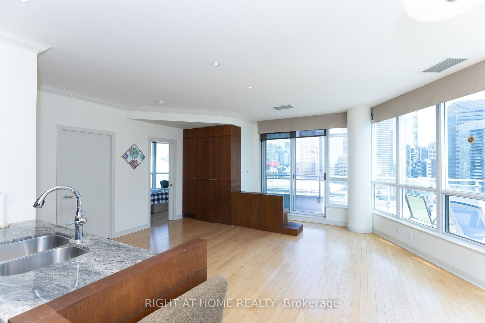 228 W Queens Quay • #2801 (Ph 1) • Toronto, ON photo 14