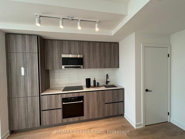 2903 - 127 Broadway Avenue