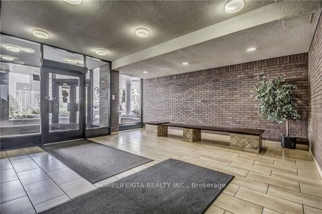 308 - 20 Sunrise Avenue