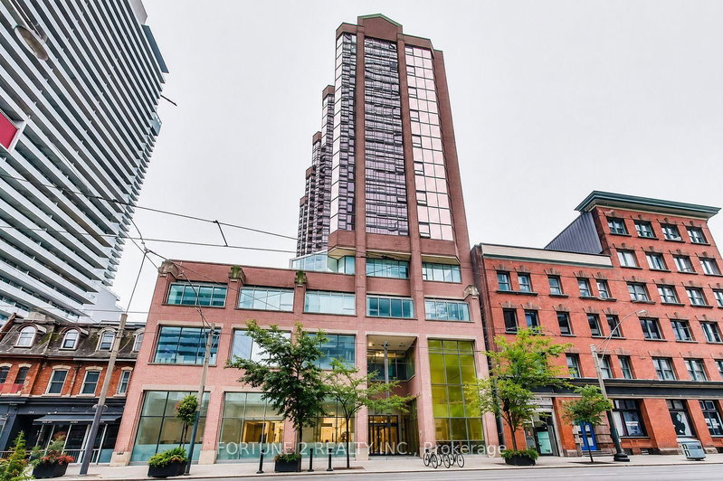 home for lease on 905-393 King Street W