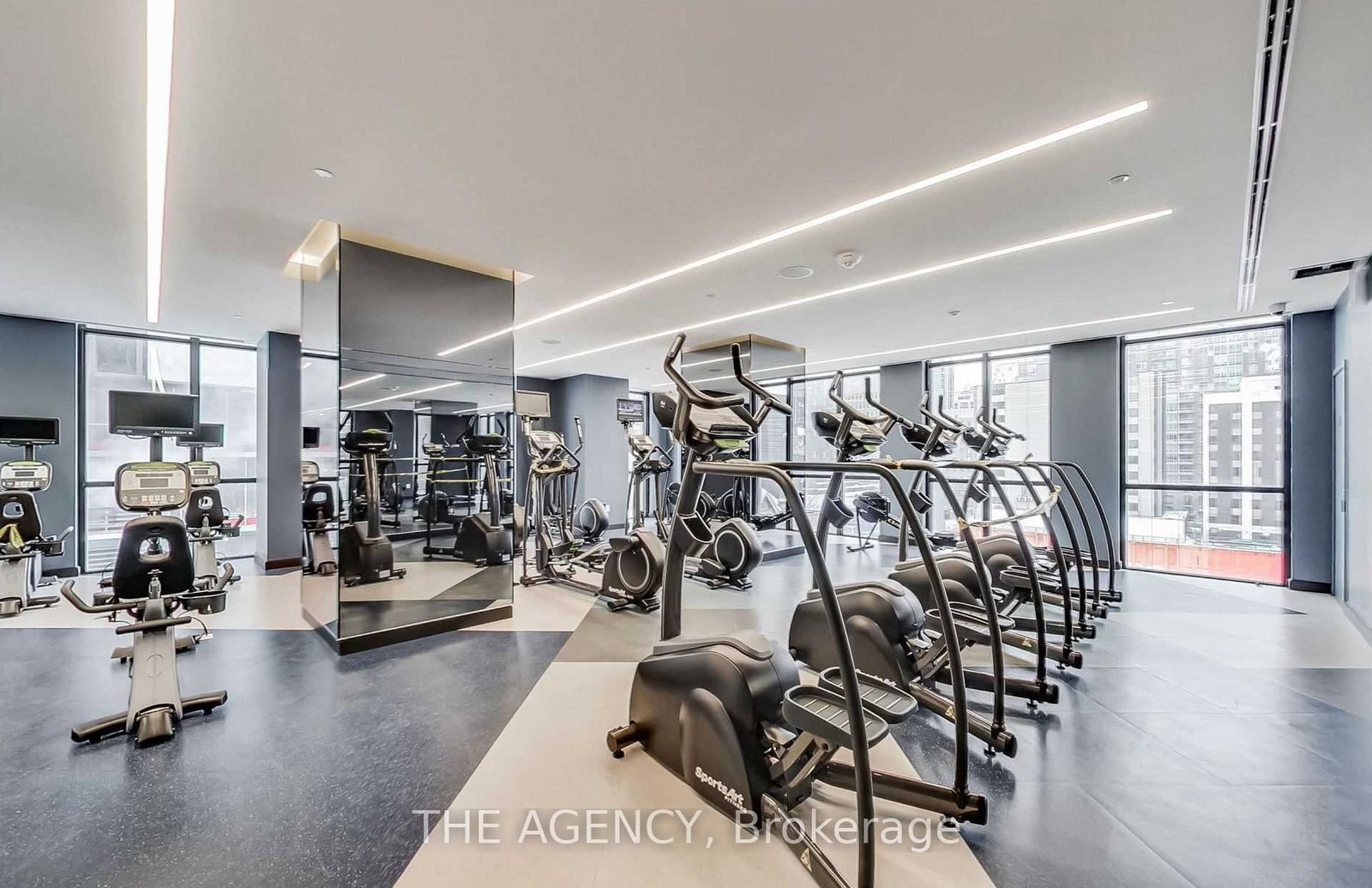 1 Yorkville Avenue • #711 • Toronto, ON photo 21