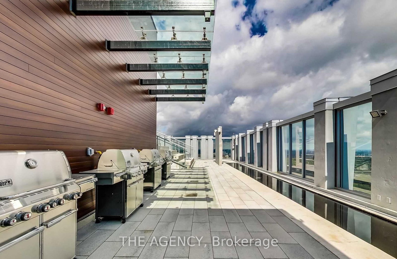 1 Yorkville Avenue • #711 • Toronto, ON photo 23
