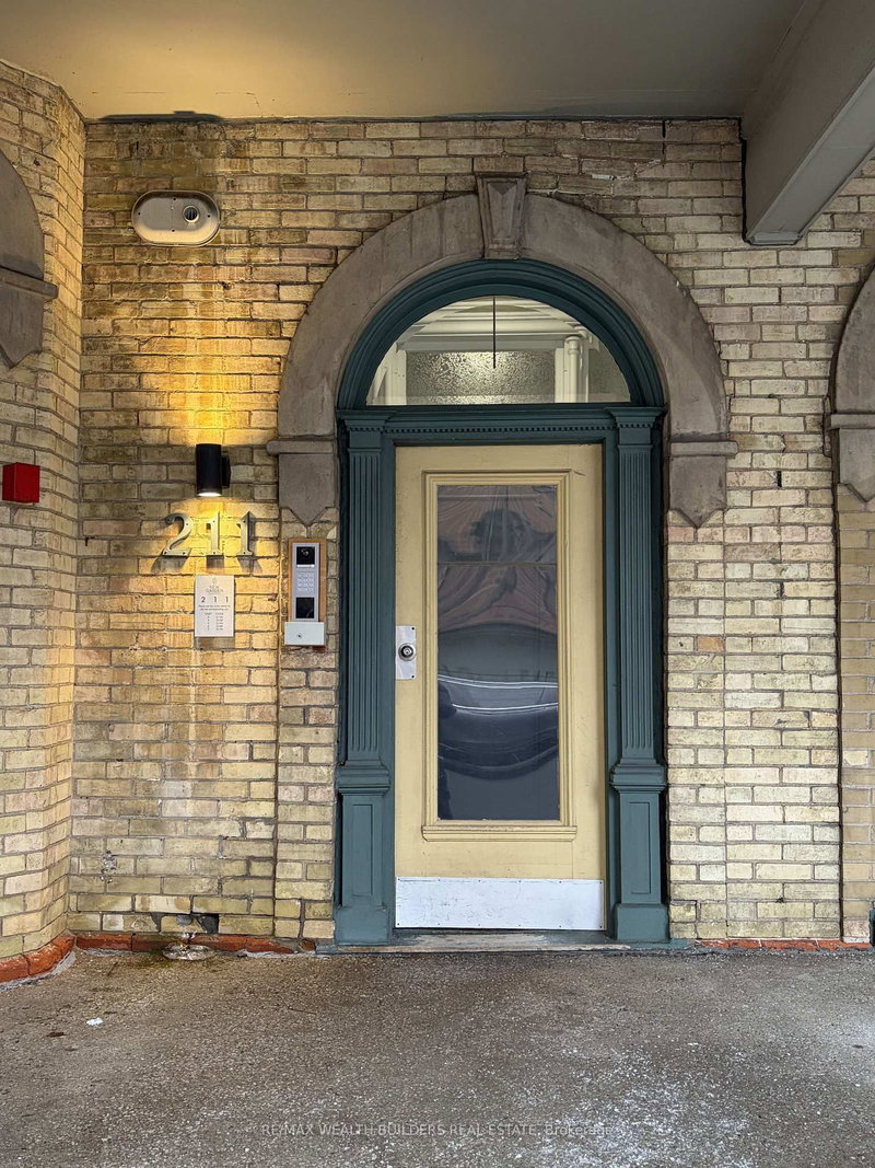 4 - 211 Jarvis Street