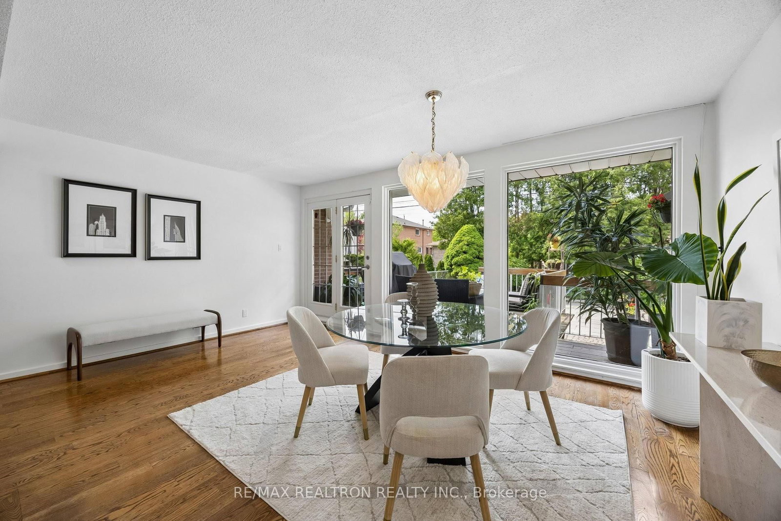 Detached House sold at 84 Connaught Avenue, Toronto, Ontario, M2M 1G8 - Newtonbrook West - MLS: C13415744