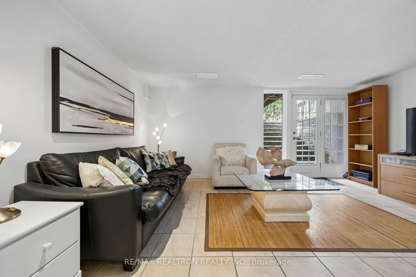 Detached House sold at 84 Connaught Avenue, Toronto, Ontario, M2M 1G8 - Newtonbrook West - MLS: C13415744