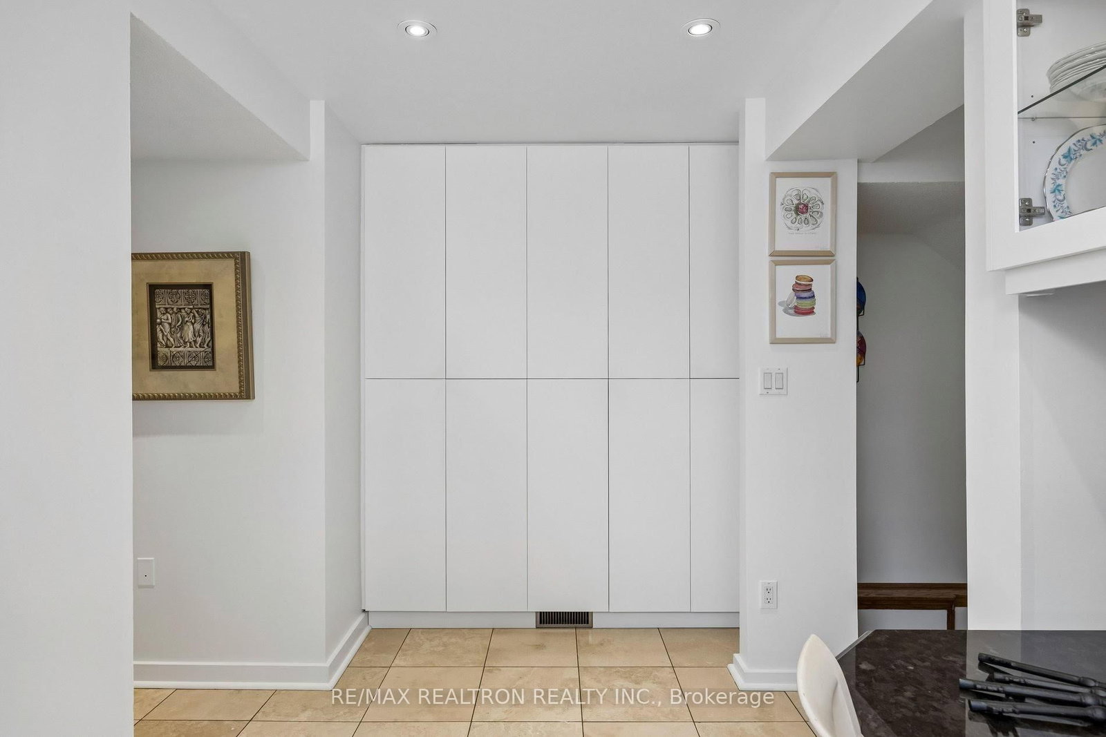 Detached House sold at 84 Connaught Avenue, Toronto, Ontario, M2M 1G8 - Newtonbrook West - MLS: C13415744
