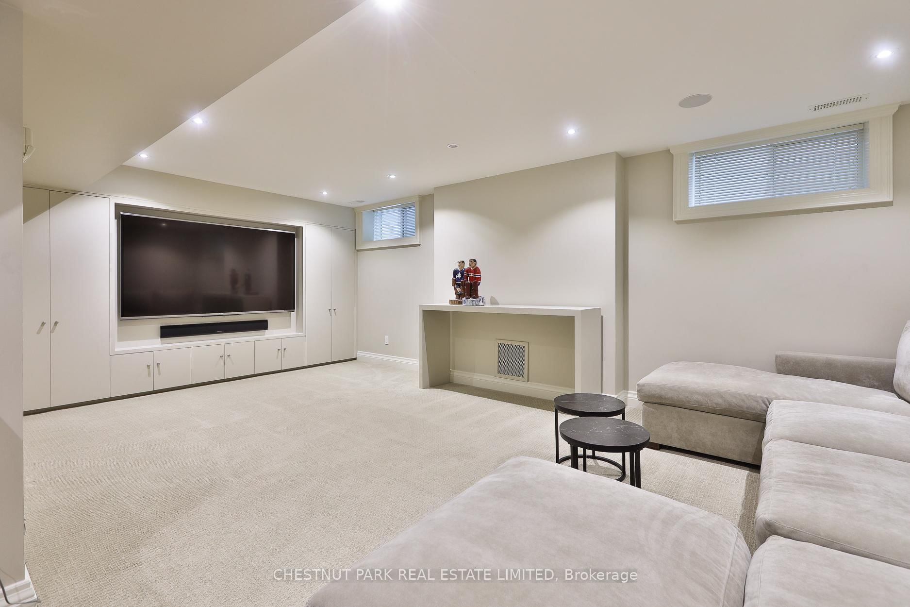 15 Alexandra Wood
