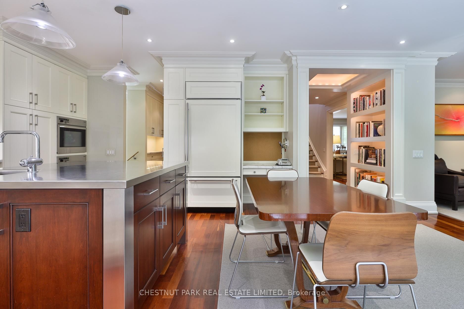 15 Alexandra Wood