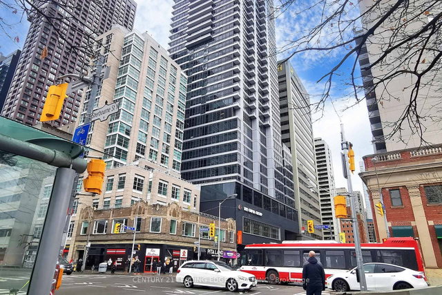 2109 - 395 Bloor Street