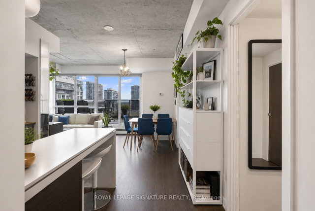 1112 - 1030 King Street W