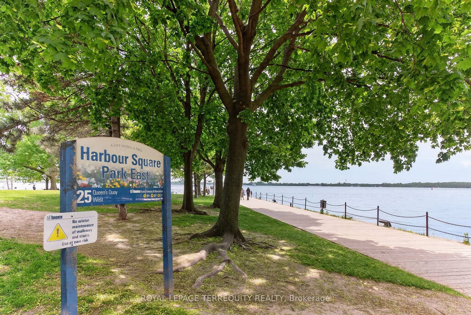 33 Harbour Square • #2432 • Toronto, ON photo 36