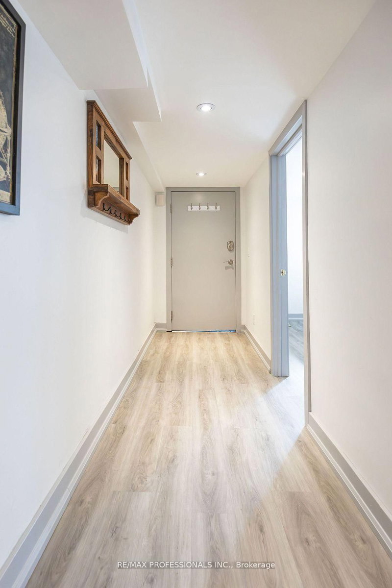 Lower - 627 Christie Street