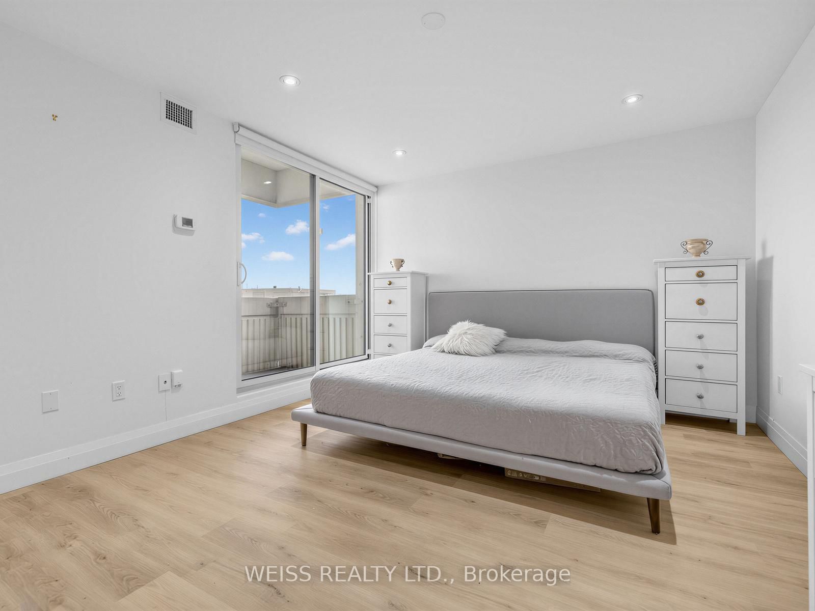 150 Neptune Drive • #1405 • Toronto, ON photo 17