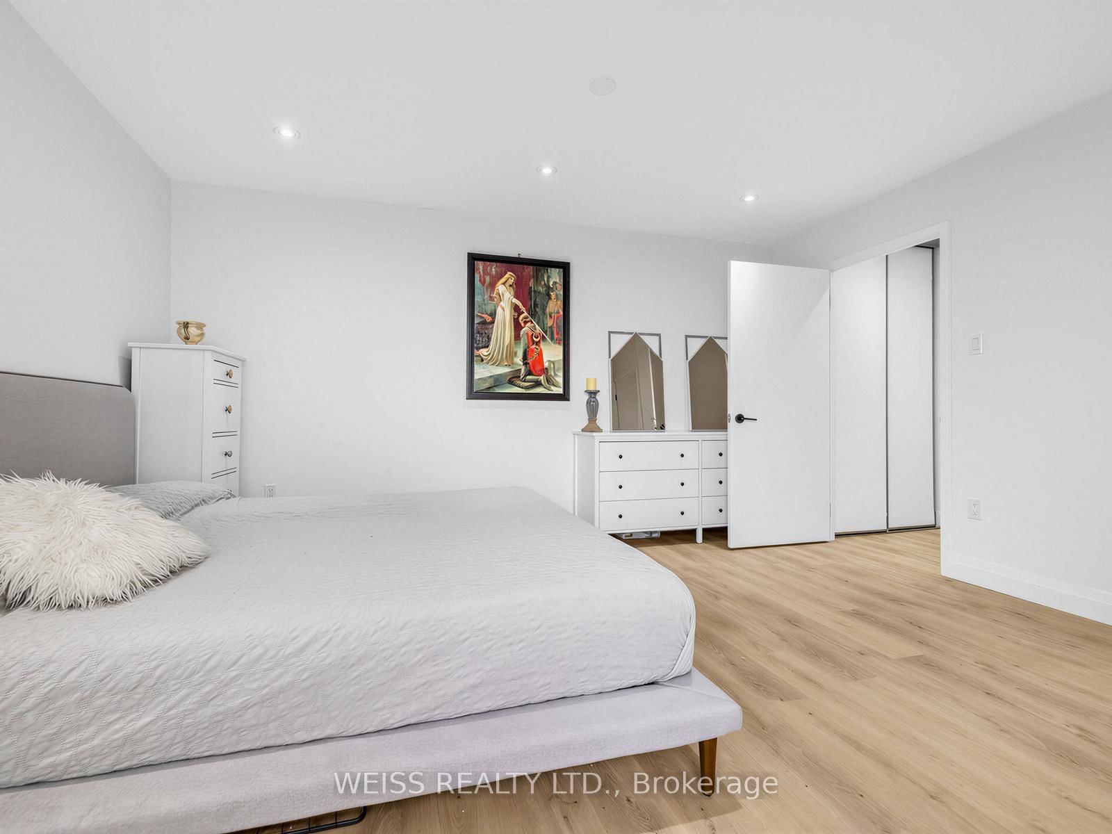 150 Neptune Drive • #1405 • Toronto, ON photo 19