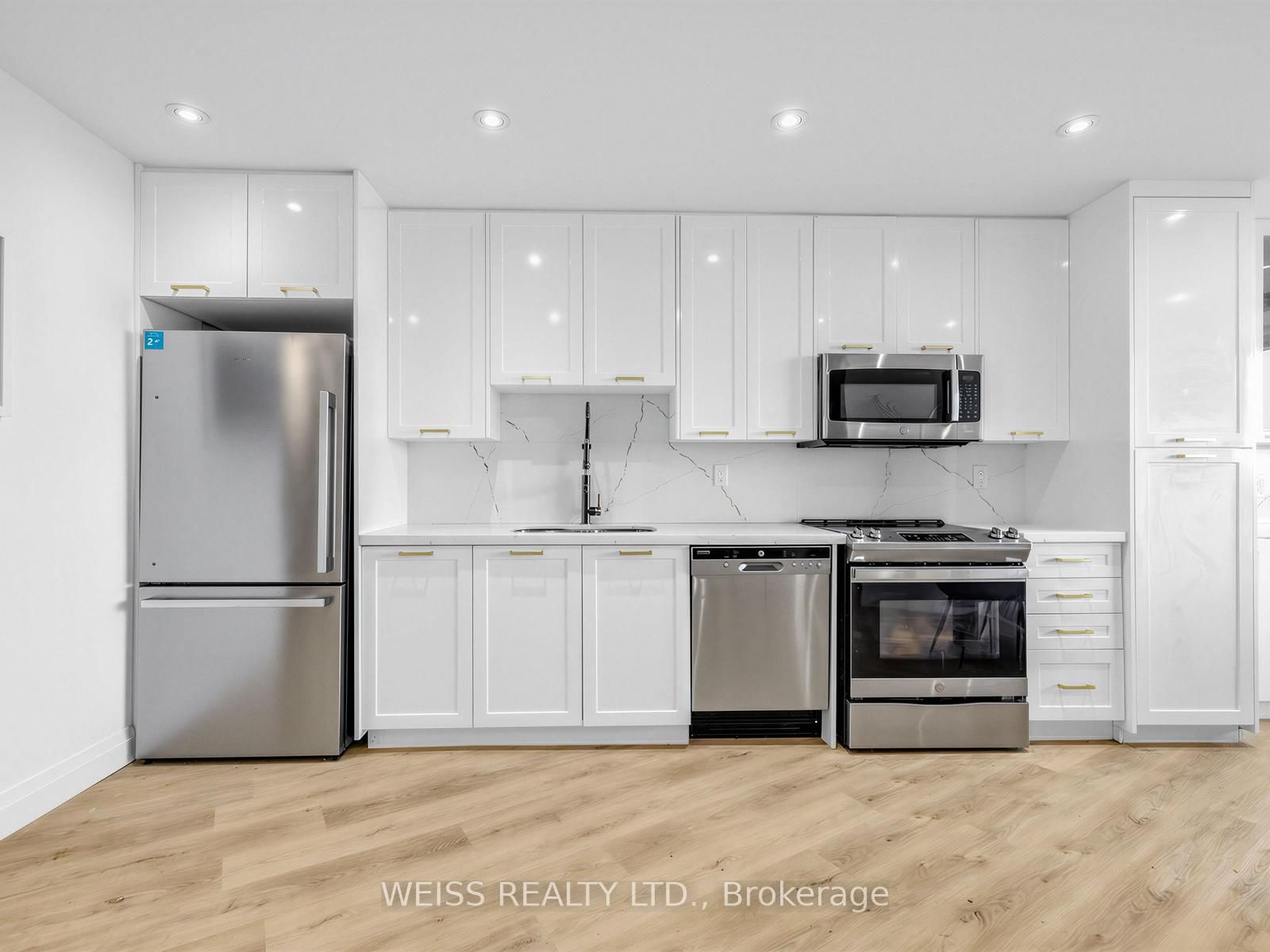 150 Neptune Drive • #1405 • Toronto, ON photo 7