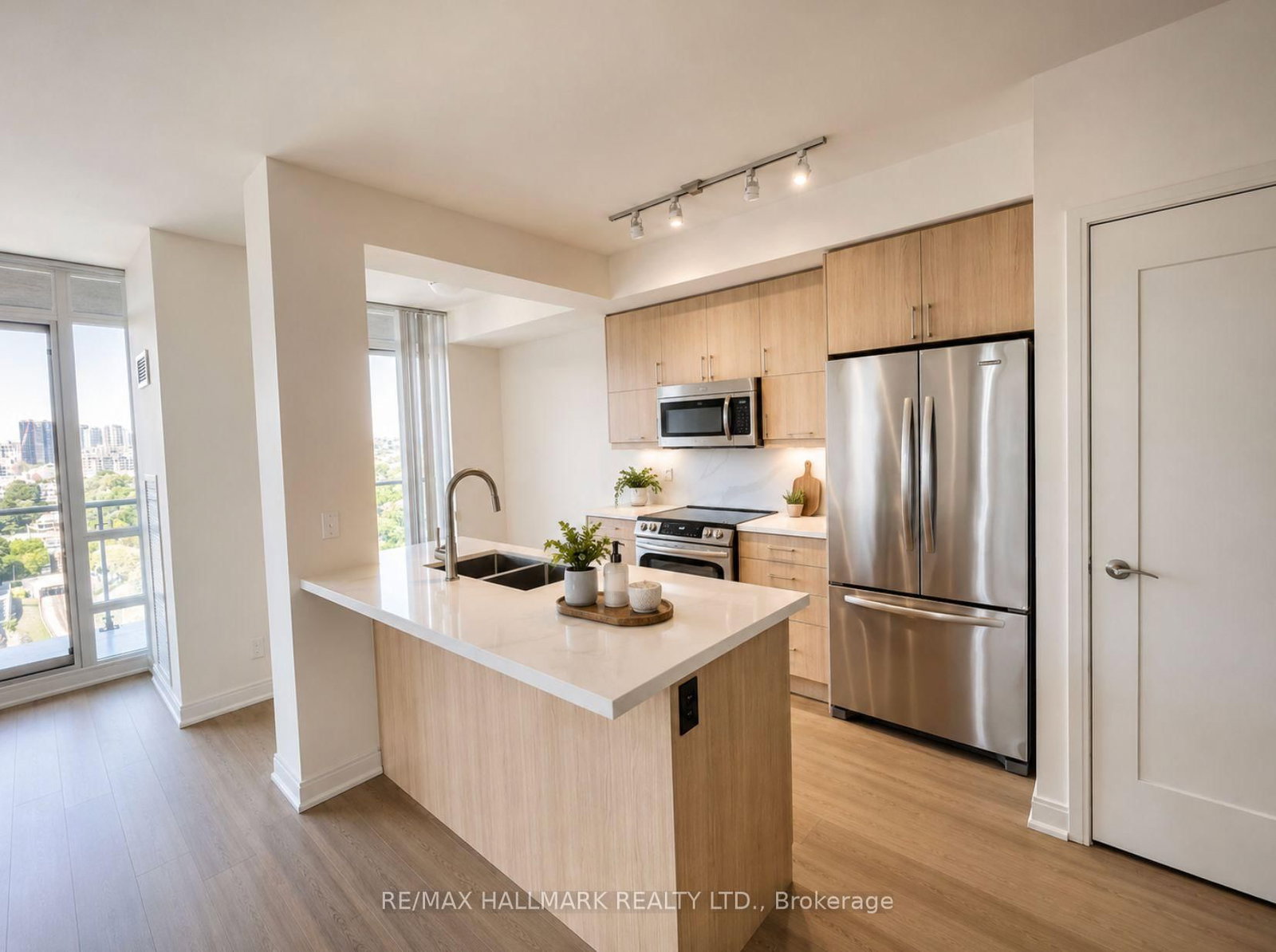 1902-825 Church Street, Toronto, ON, photo 5