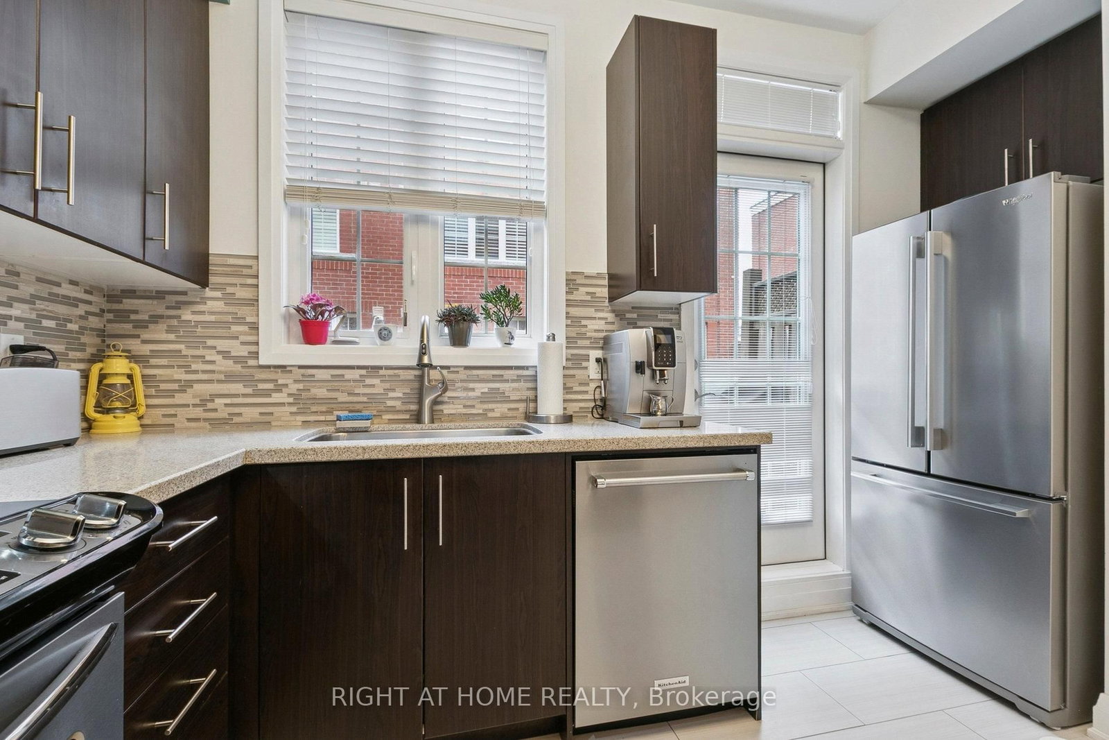 28 Raffeix Lane • Toronto, ON photo 9