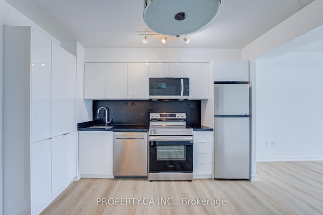 1203 - 10 Capreol Crt Court