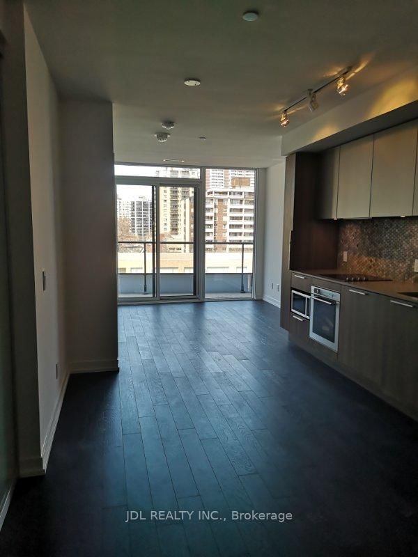816 - 85 Wood Street