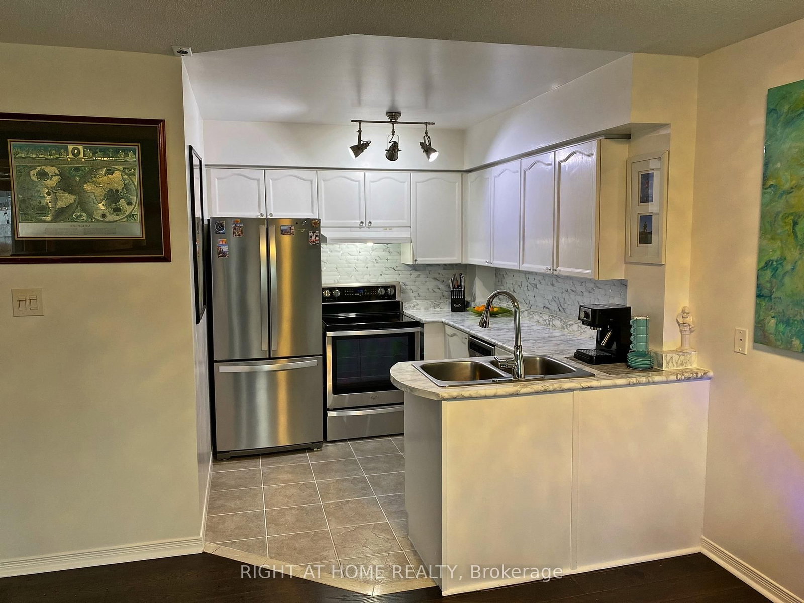 12 Sudbury Street • #610 • Toronto, ON photo 17