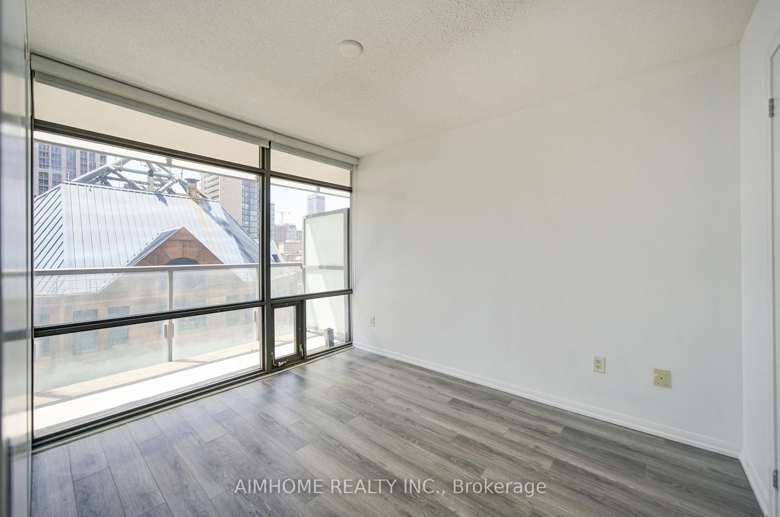 38 Grenville Street • #1604 • Toronto, ON photo 19