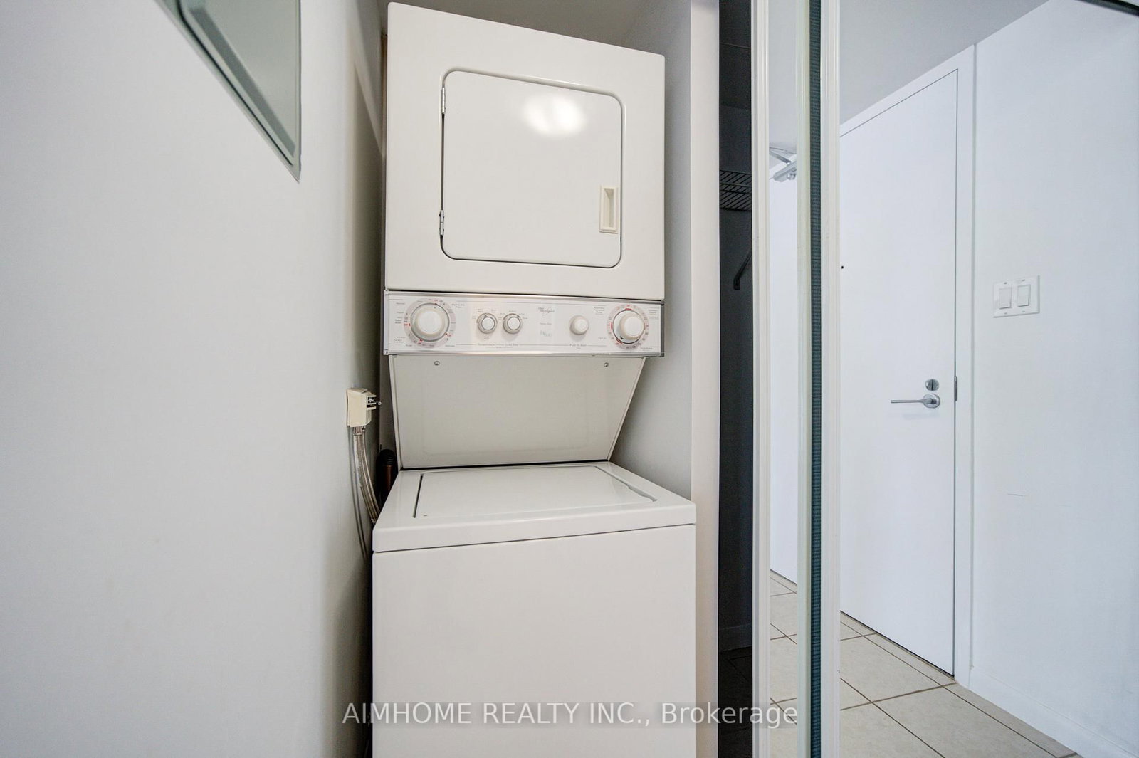 38 Grenville Street • #1604 • Toronto, ON photo 24