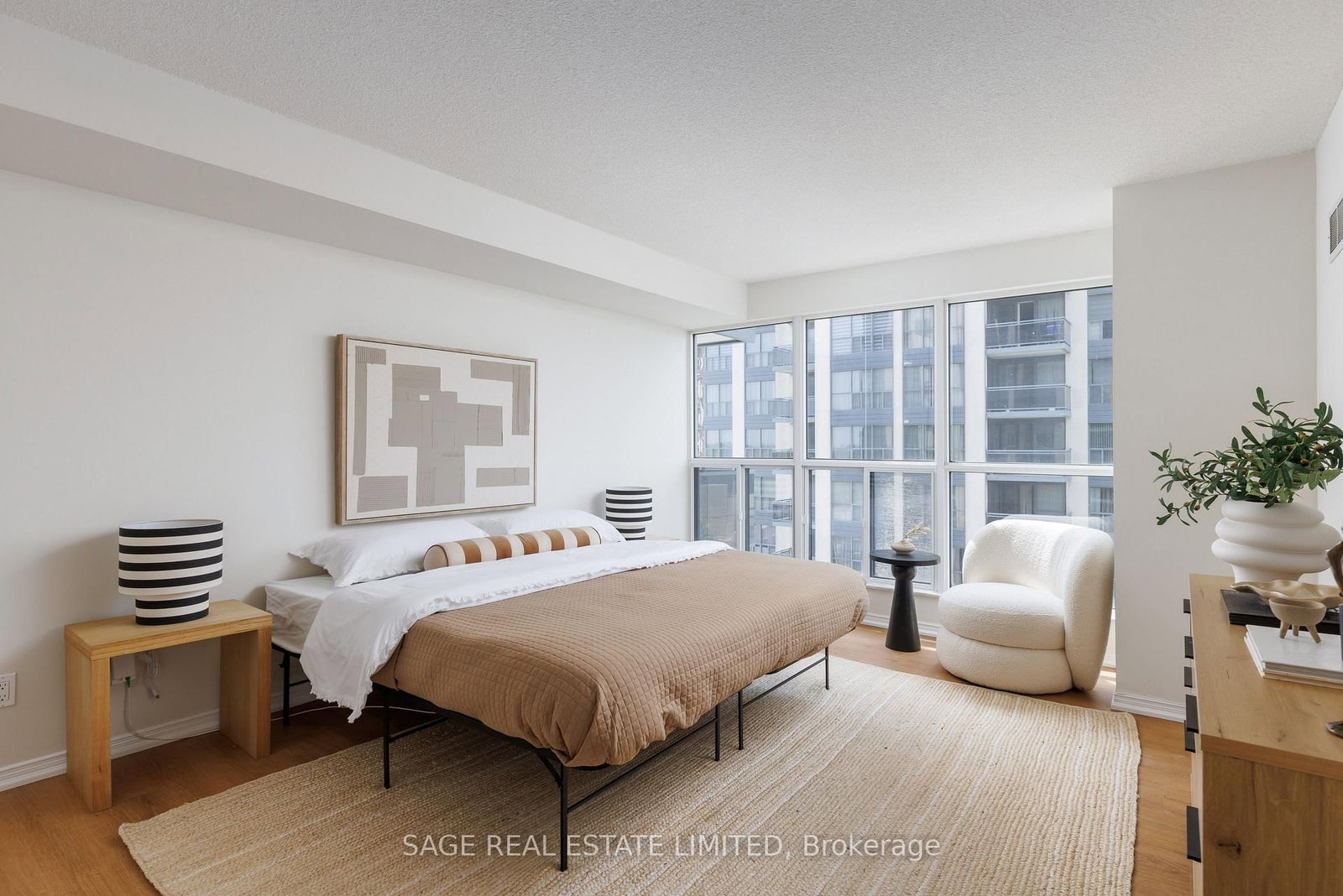 28 Hollywood Avenue • #811 • Toronto, ON photo 29