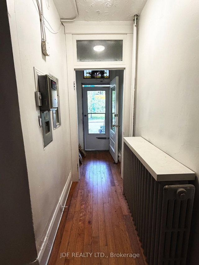 Main Floor - 383 Lansdowne Avenue