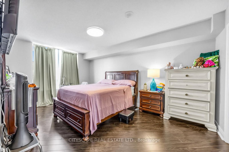 1730 Eglinton Toronto,Ontario M4A 2X9 — Photo 14