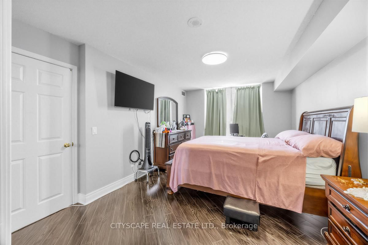 1730 Eglinton Toronto,Ontario M4A 2X9 — Photo 15