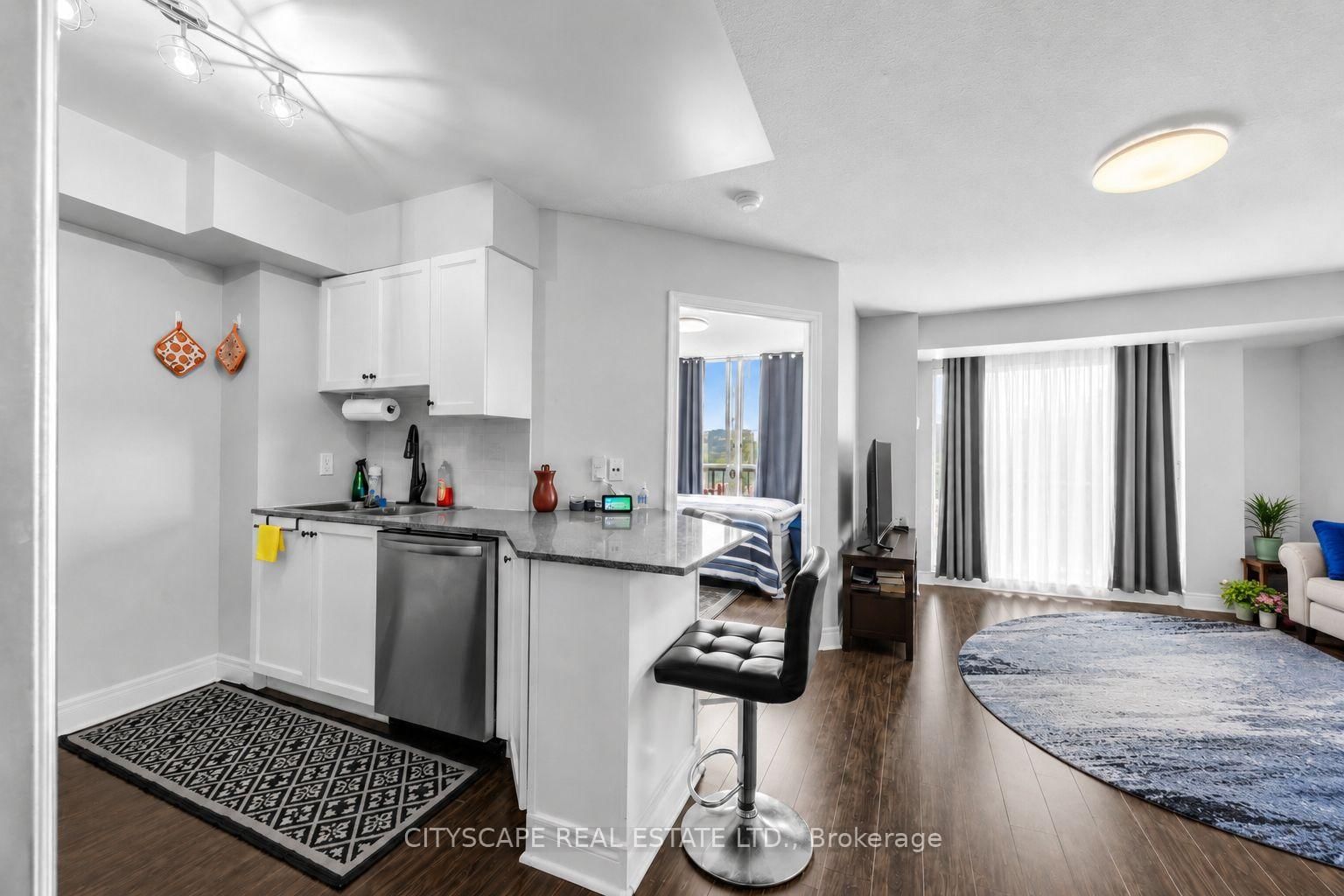 1730 Eglinton Toronto,Ontario M4A 2X9 — Photo 4