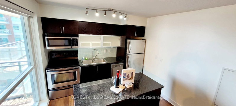 home for lease on 2202-80 Western Battery Road