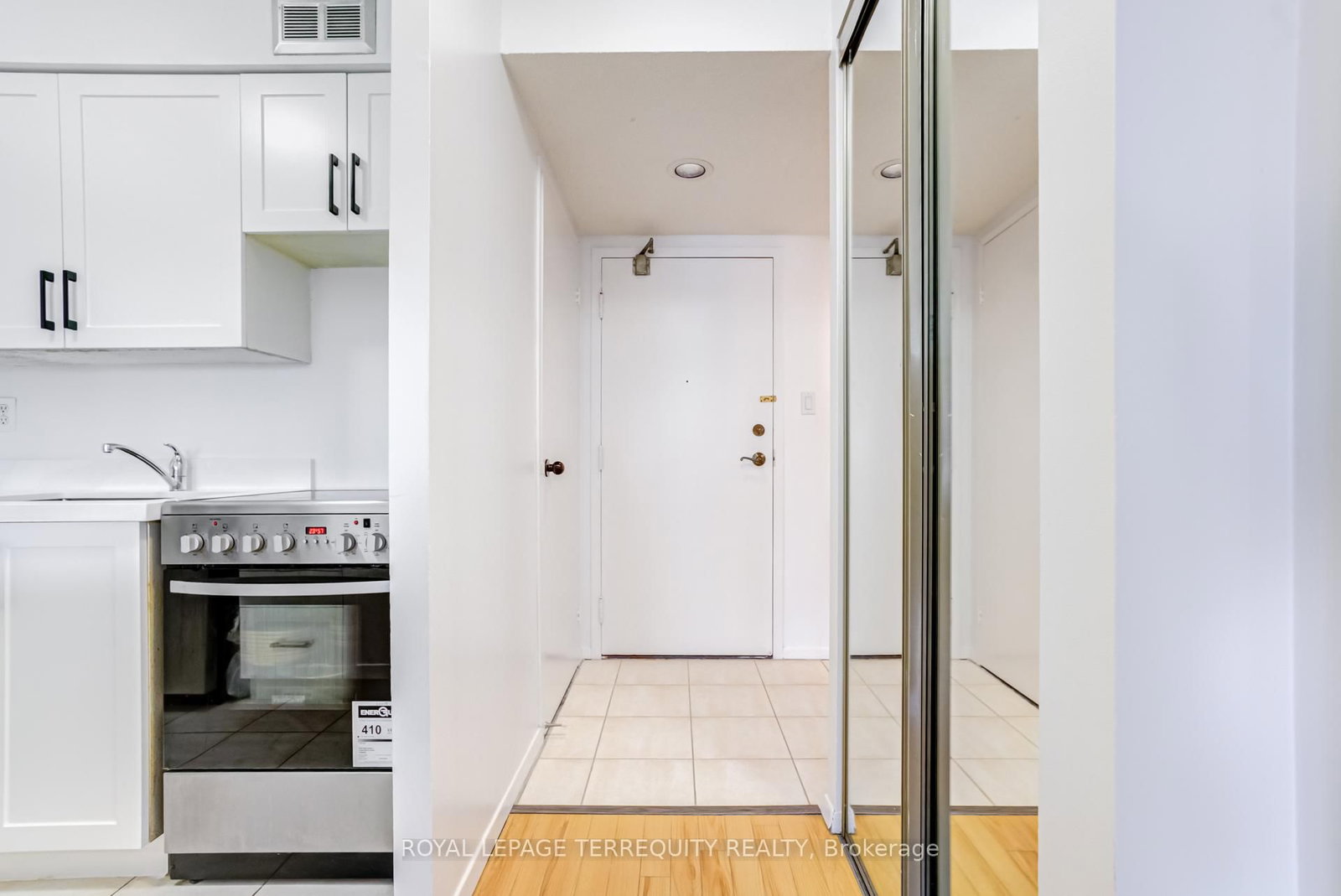 633 Bay Street • #2302 • Toronto, ON photo 11