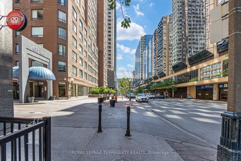 2302 - 633 Bay Street