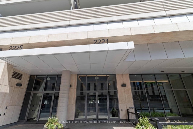 2607 - 2221 Yonge Street