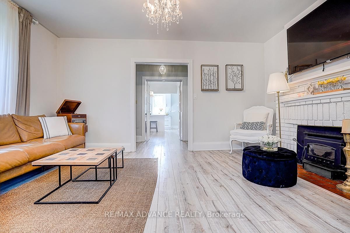 33 Castlefield Avenue • Toronto, ON photo 12