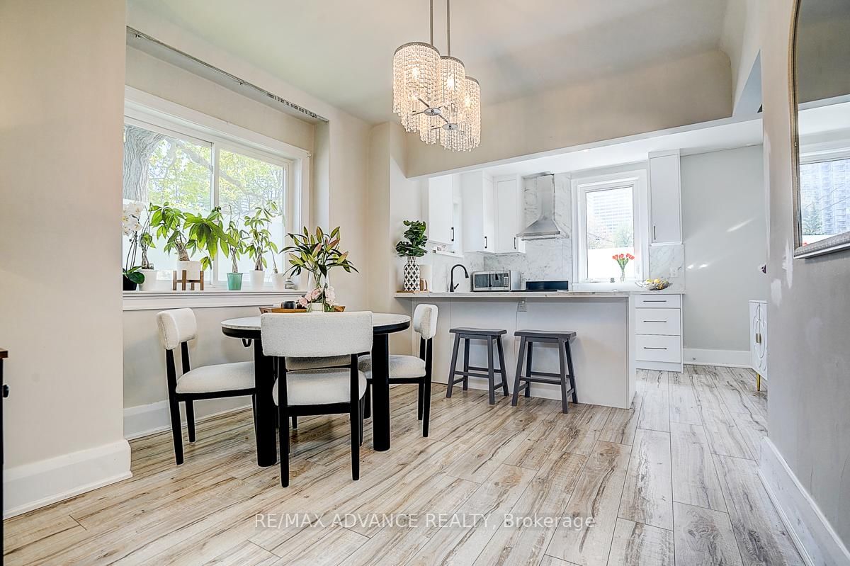 33 Castlefield Avenue • Toronto, ON photo 13