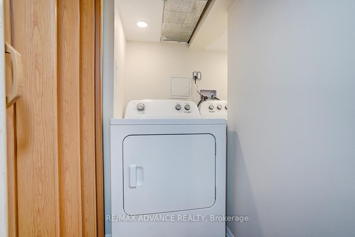 33 Castlefield Avenue • Toronto, ON photo 35